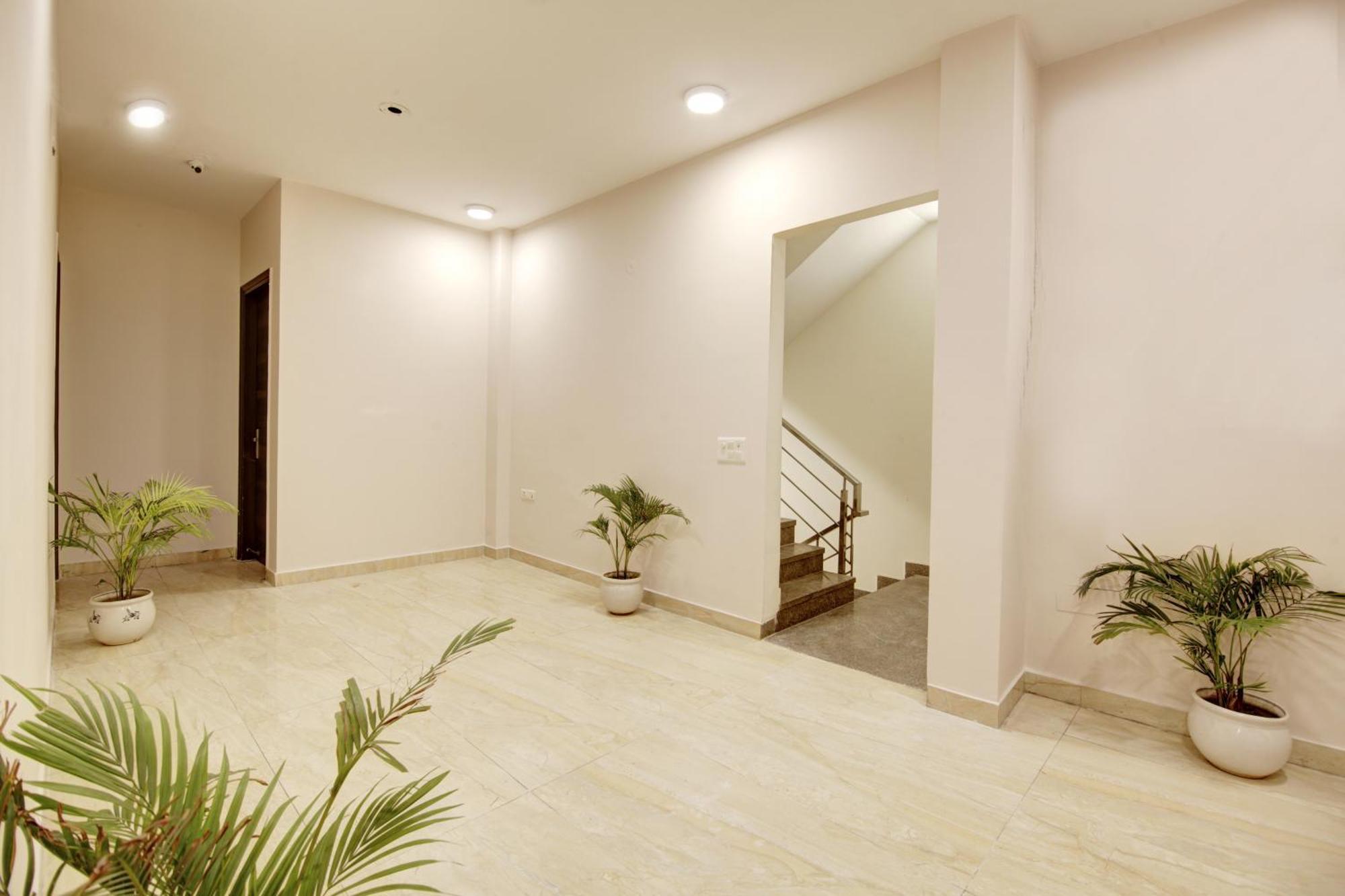 Limewood Stay - Fortis Hospital Гургаон Экстерьер фото