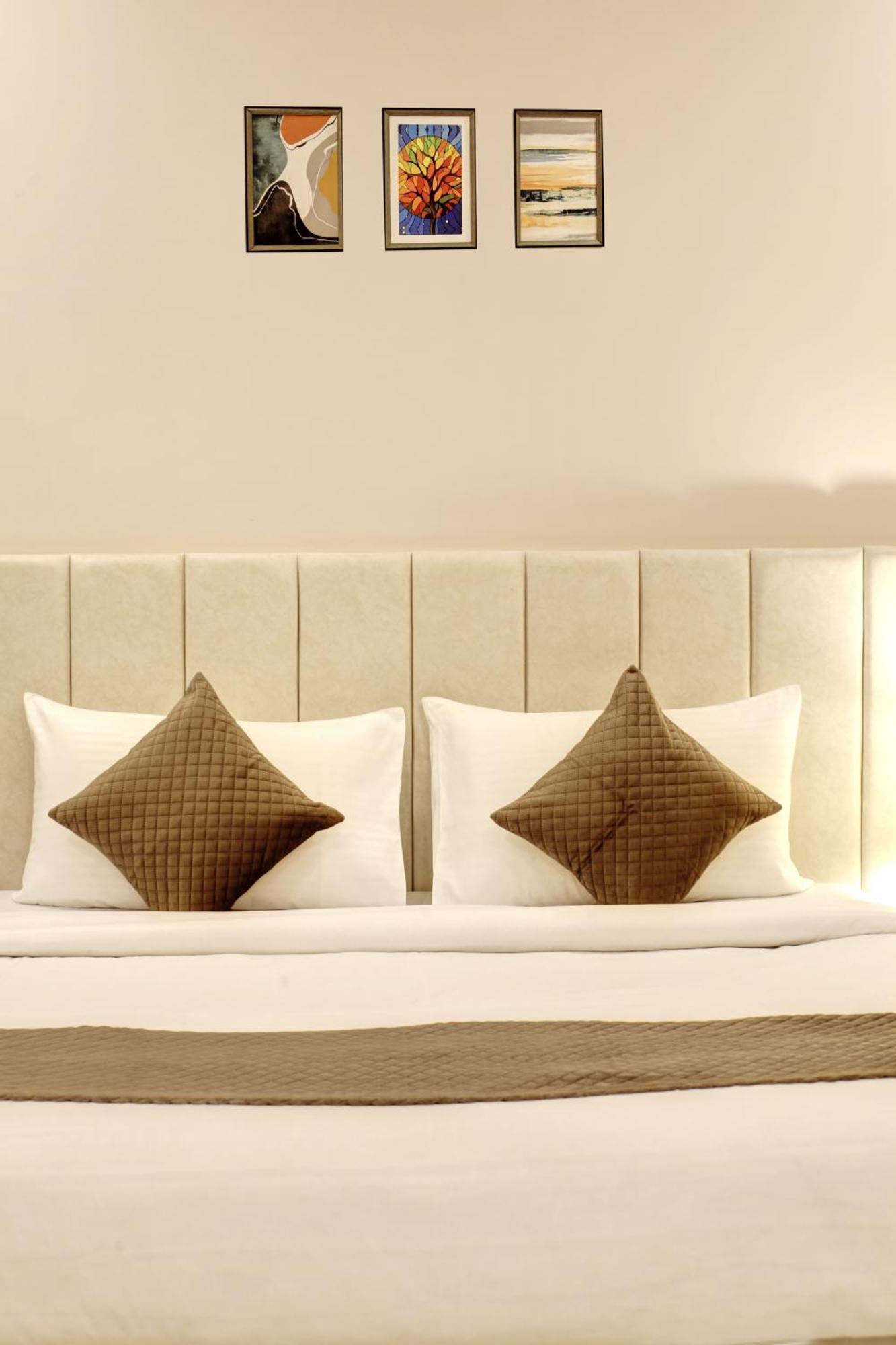 Limewood Stay - Fortis Hospital Гургаон Экстерьер фото