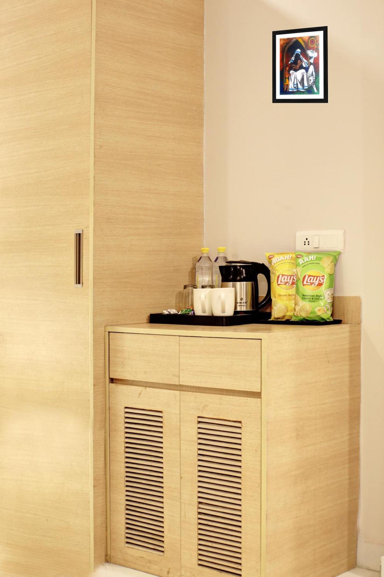 Limewood Stay - Fortis Hospital Гургаон Экстерьер фото