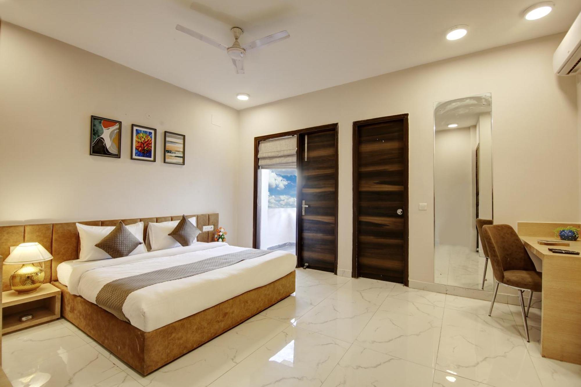 Limewood Stay - Fortis Hospital Гургаон Экстерьер фото