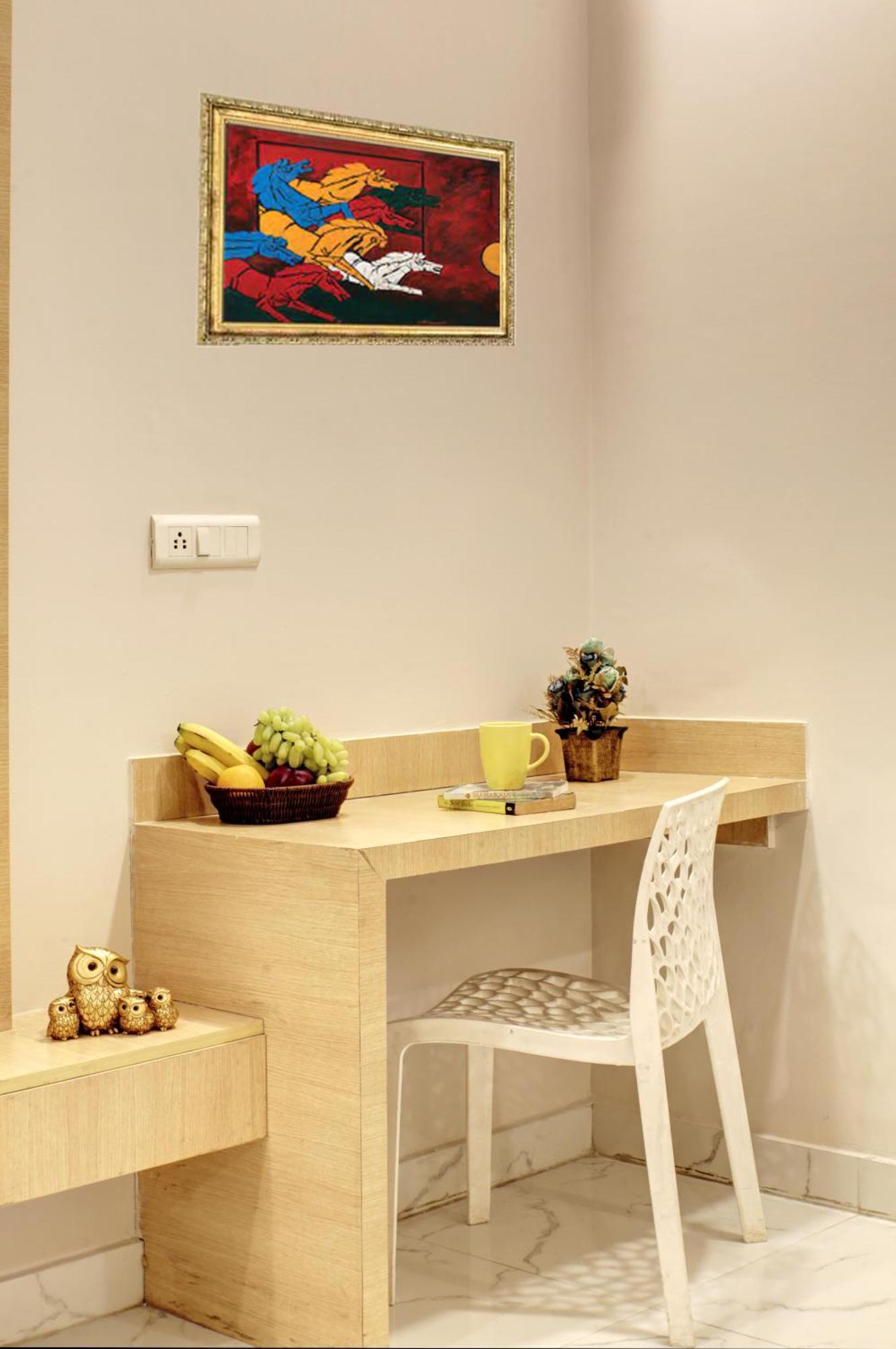 Limewood Stay - Fortis Hospital Гургаон Экстерьер фото