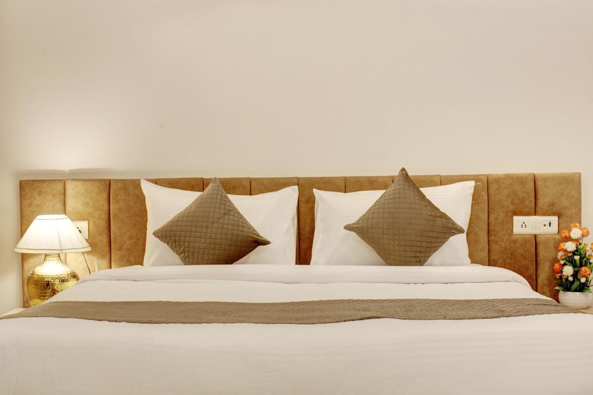 Limewood Stay - Fortis Hospital Гургаон Экстерьер фото