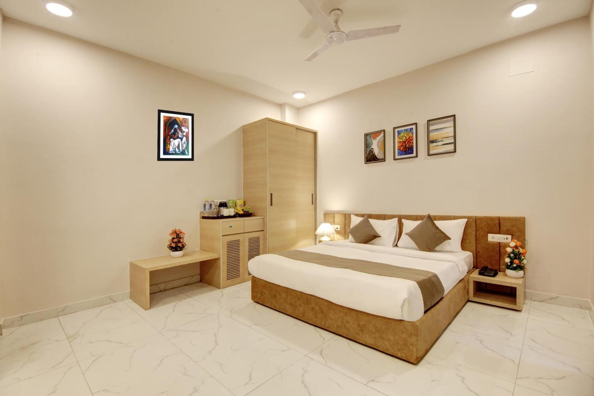 Limewood Stay - Fortis Hospital Гургаон Экстерьер фото