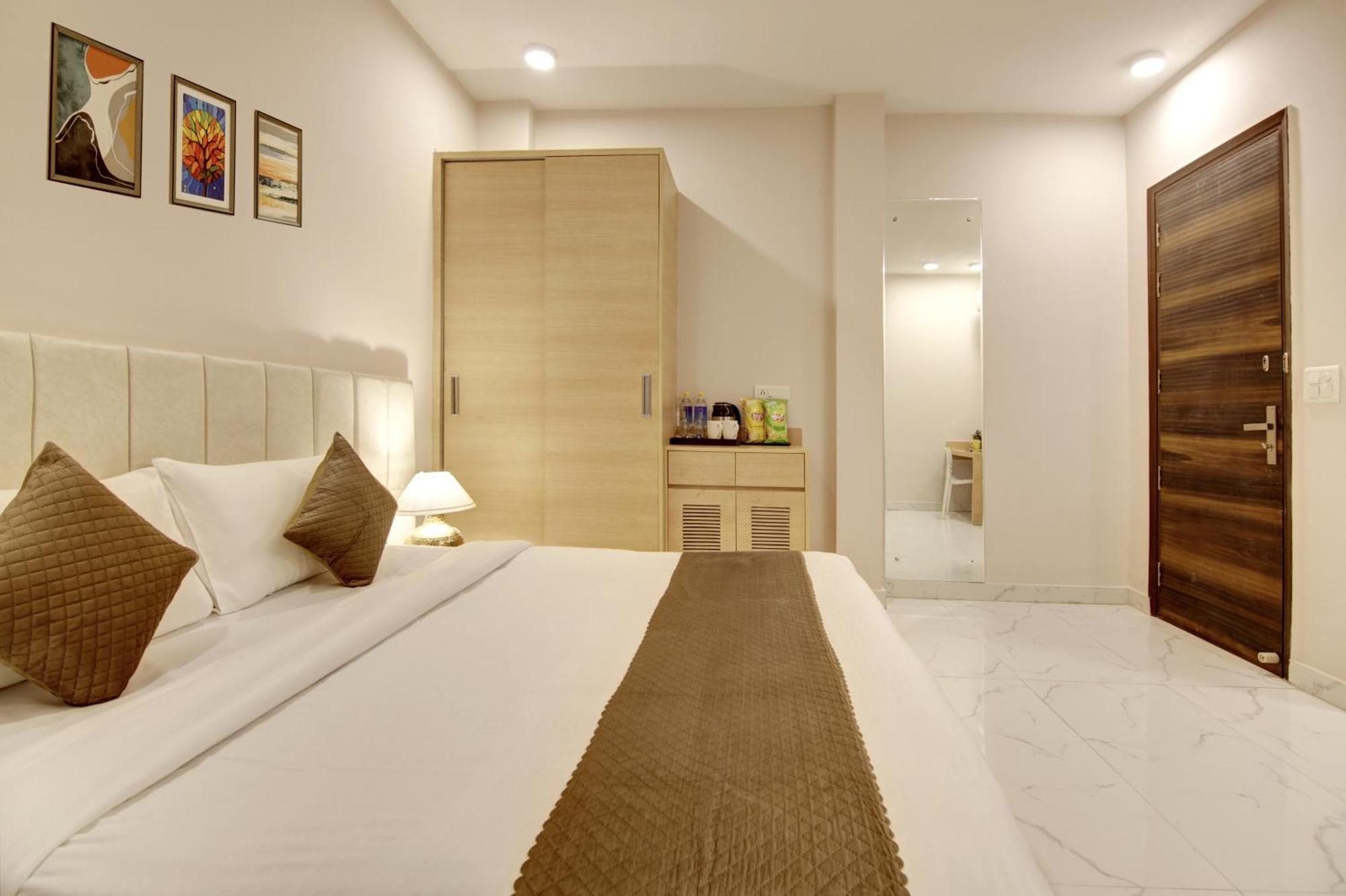 Limewood Stay - Fortis Hospital Гургаон Экстерьер фото